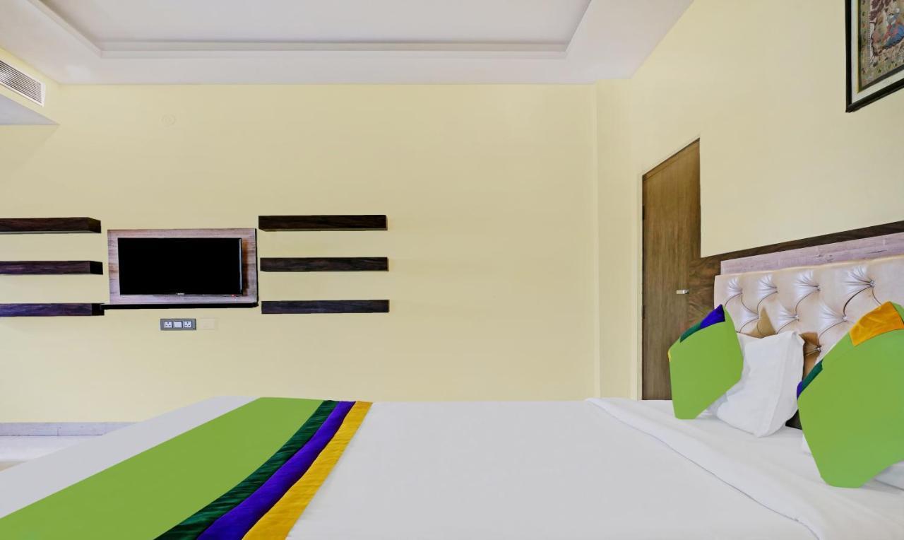 Treebo Trend Gupta Inn Varanasi Exterior foto