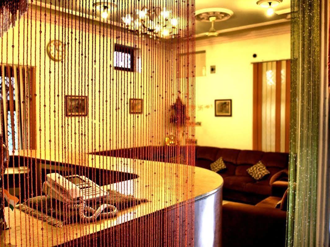 Treebo Trend Gupta Inn Varanasi Exterior foto