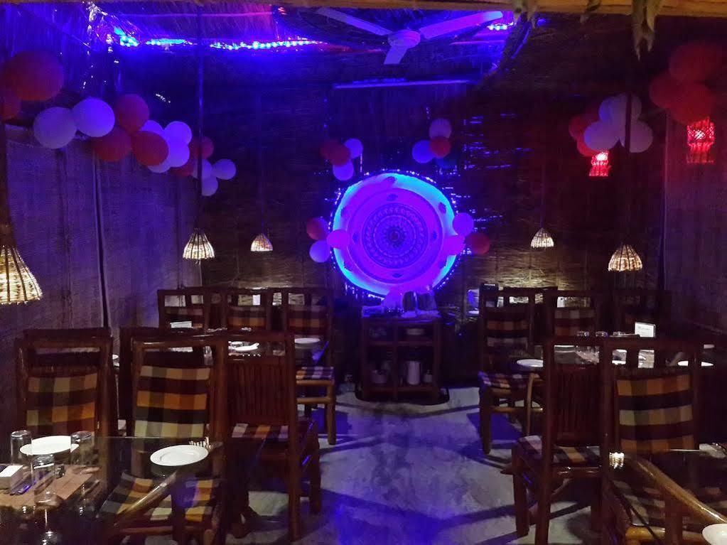 Treebo Trend Gupta Inn Varanasi Exterior foto